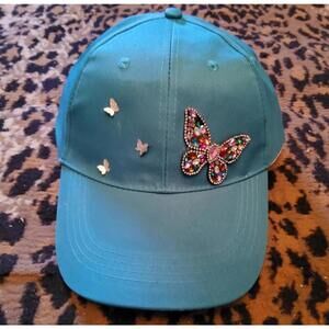 121 D Hat With Crystal Butter